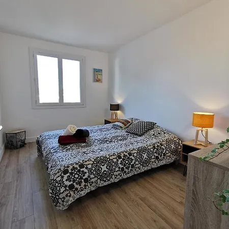 Le Kerdun Bord De A Pied アパート