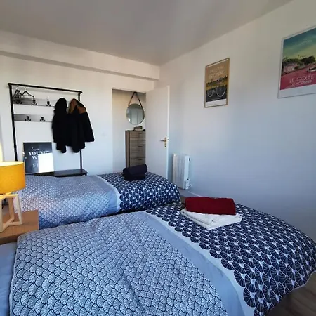 Le Kerdun Bord De A Pied アパート ル・プリガン